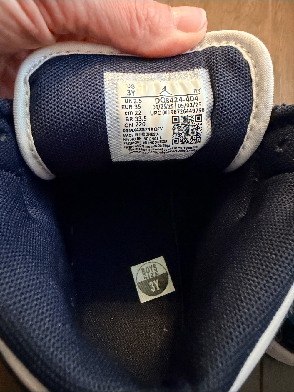 Nike KidsWhite Navy Blue Sneakers with Light Blue - Picture 4 of 4